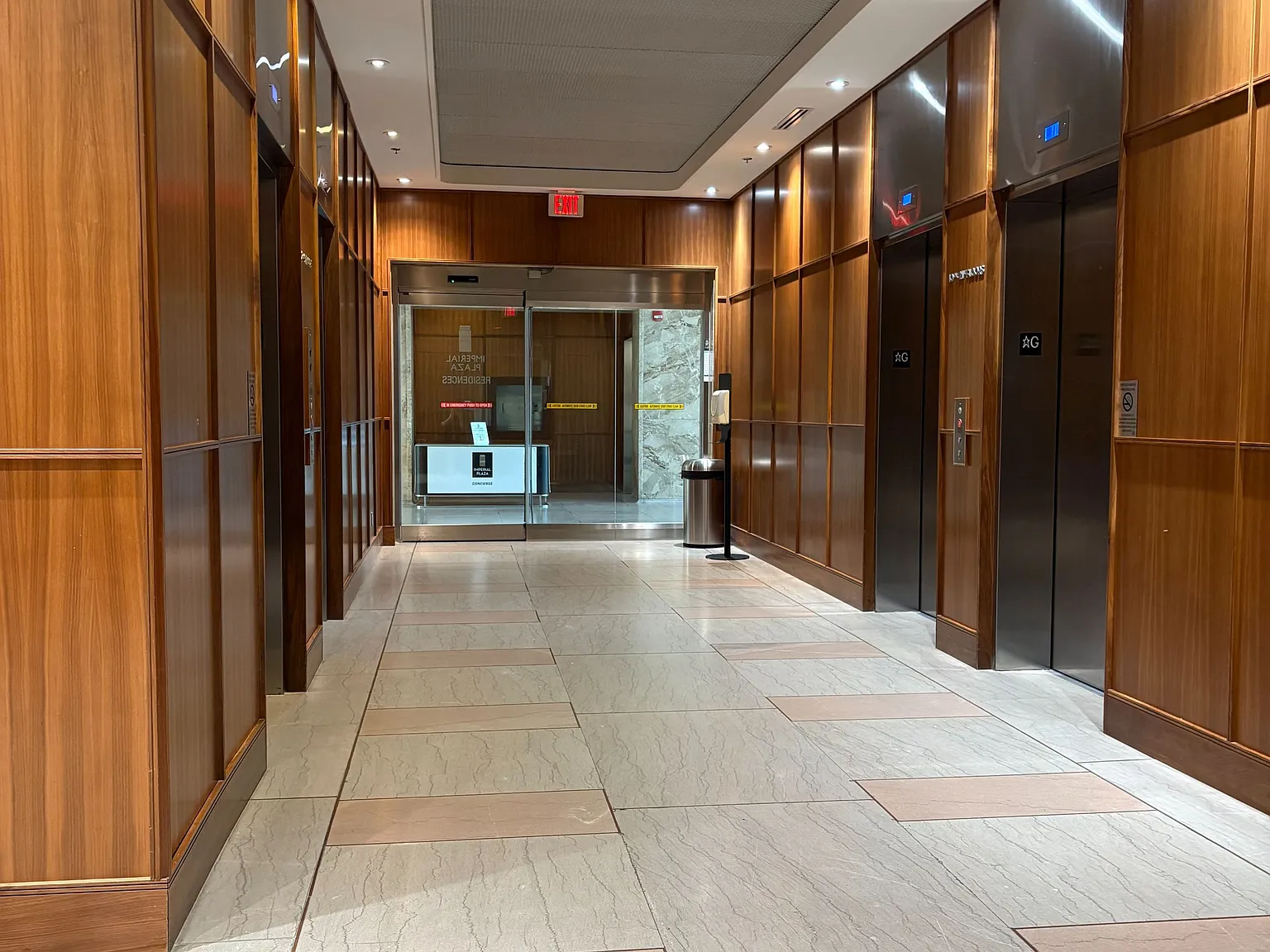 Imperial Plaza — Photo 2
