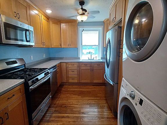 3rd image of 95 Kenna Dr