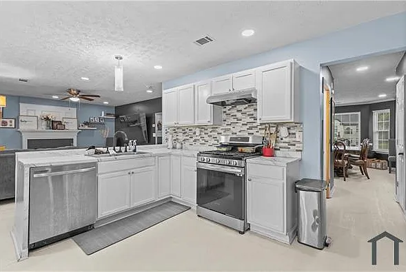 2923 Da Vinci Blvd — Photo 9