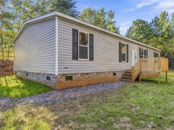 120 Chastain Dr, Pelzer, SC 29669