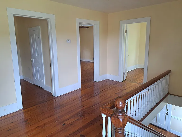 781 Kingsale Rd — Photo 16