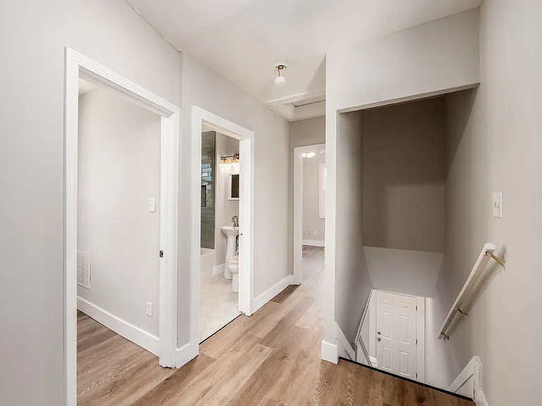 949 E Long St — Photo 15