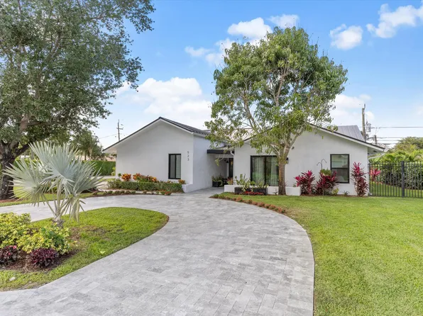 523 Enfield Road, Delray Beach, FL 33444