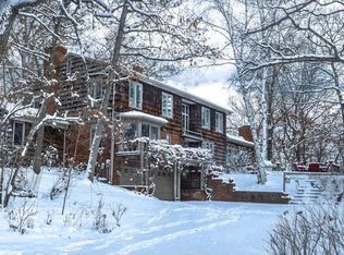 2 Crocus Ln, North Oaks, MN 55127