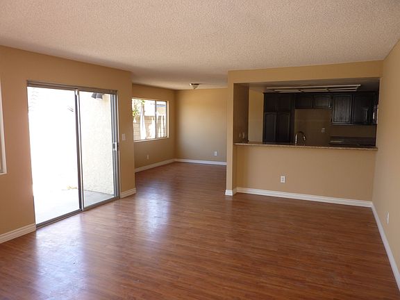 4th image of 13972 Cerise Ave