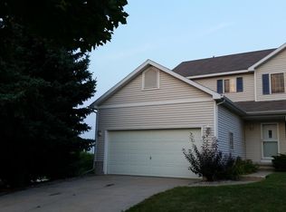 1611 Glacier Hill Dr, Madison, WI 53704