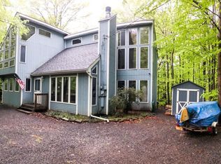 105 Fala Ct, Pocono Lake, PA 18347