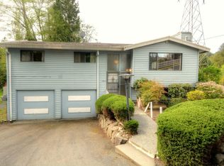 19515 Forest Park Dr NE, Lake Forest Park, WA 98155