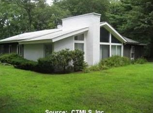 557 Ridge Rd, Orange, CT 06477