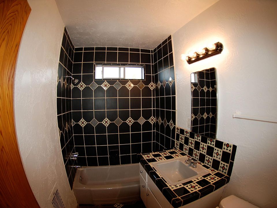 2nd image of 550 N Flores St APT 7