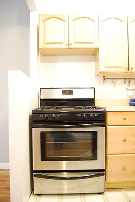 Rented by Bohemia Realty Group | media 6