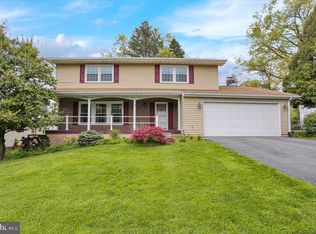 155 Castleton Dr, Reading, PA 19607