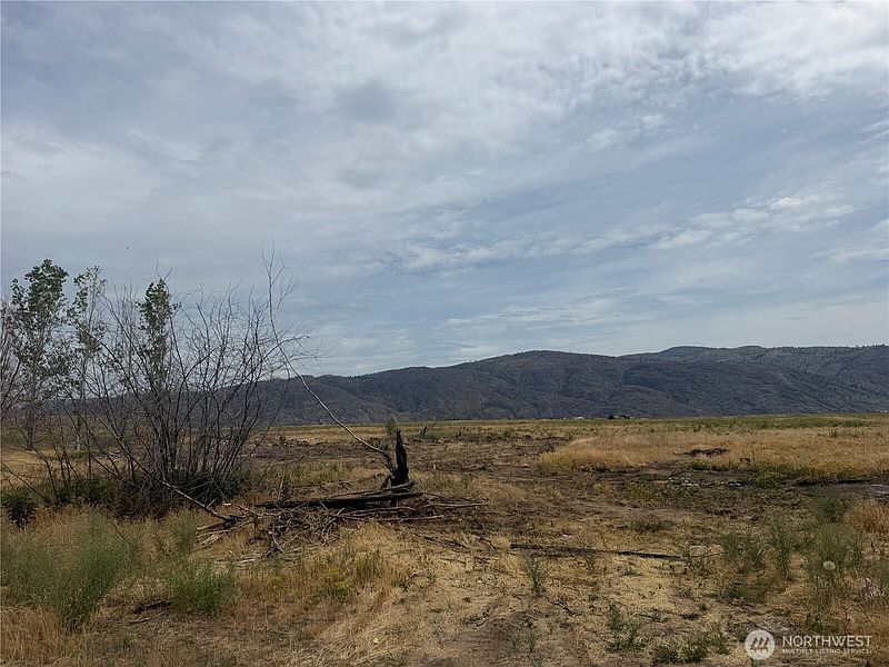 5th image of 152 Green Acres Road