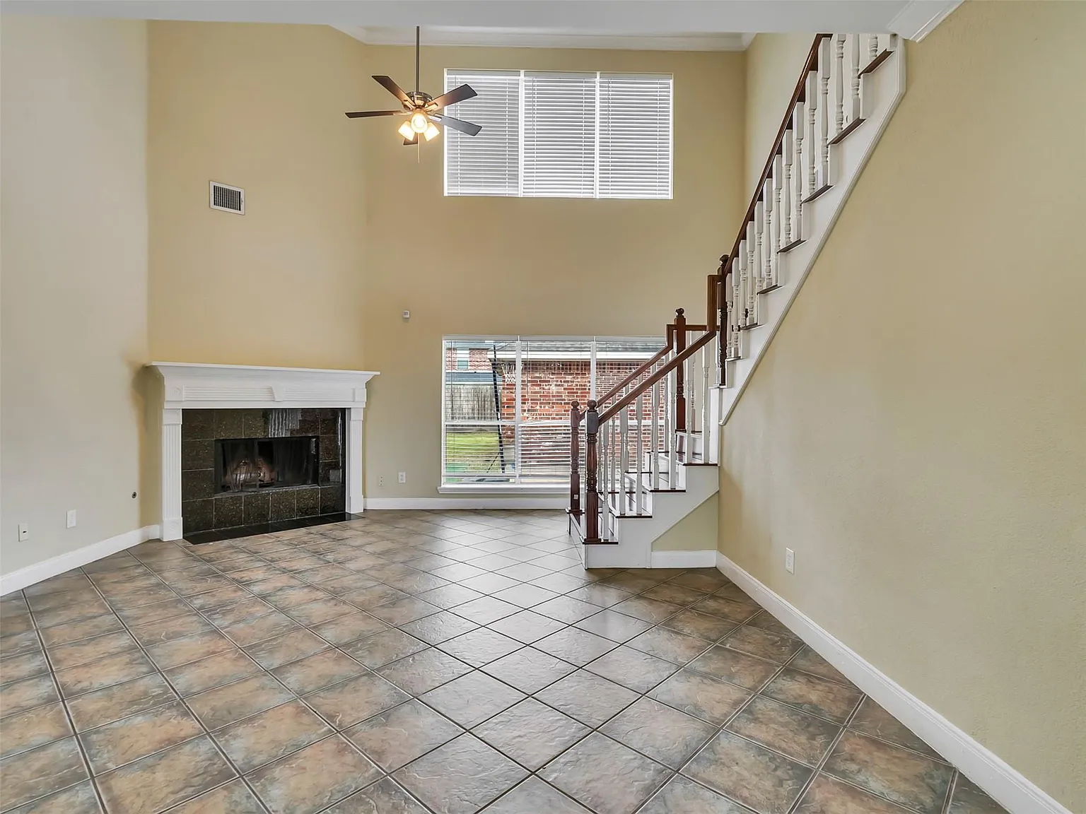 4 bed, 2.5 bath, 2170 sqft, $2,499 — Photo 4