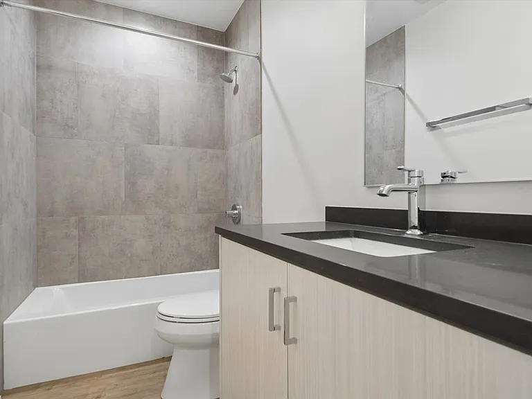 3839 N Clark St — Photo 14