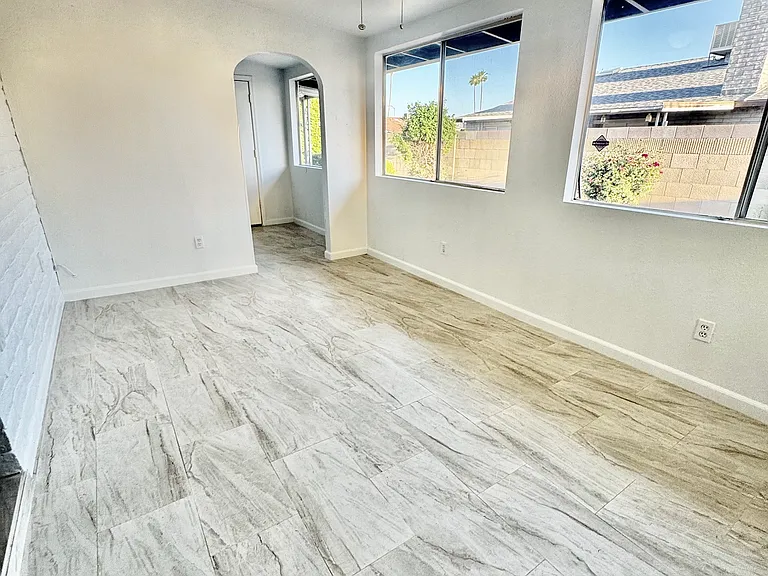 5817 W Tierra Buena Ln — Photo 16