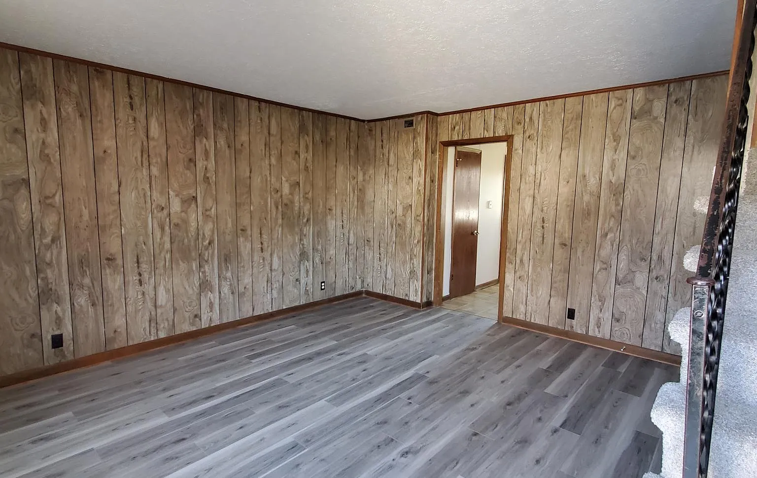 2 bed, 1.5 bath, 980 sqft, $1,350 — Photo 2