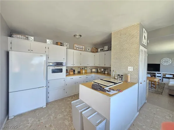 5704 Heron Ave, Las Vegas, NV 89107