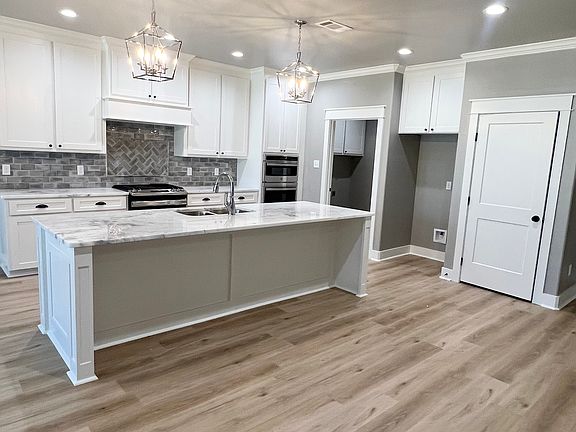 5th image of 5617 Berwick Dr