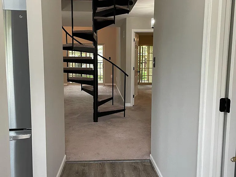 218 Valley Stream Ln — Photo 7
