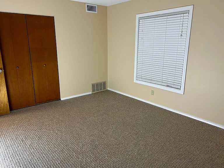 31 Woodsedge Dr #4B — Photo 15