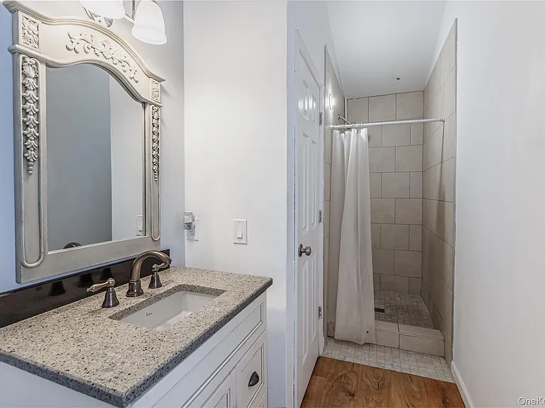 606 E Jericho Tpke — Photo 12