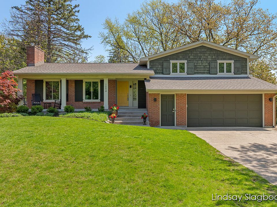 1st image of 1094 Idema Dr SE