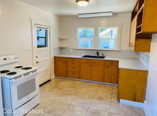 643 SE Washington St, Hillsboro, OR