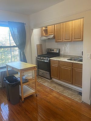 1st image of 410 Henry St #3