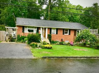 8909 Spring Ave, Lanham, MD 20706