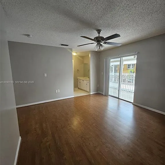 2527 W 76th St #208 — Photo 7