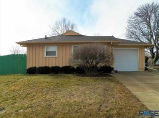 1509 E 26th St, Sioux Falls, SD 57105