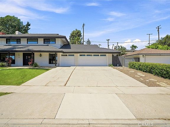 2nd image of 633 Dorothy Ln