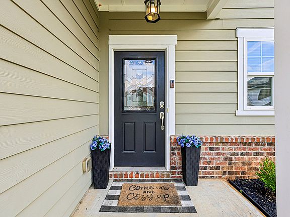 2nd image of 222 Knightsbridge Ln