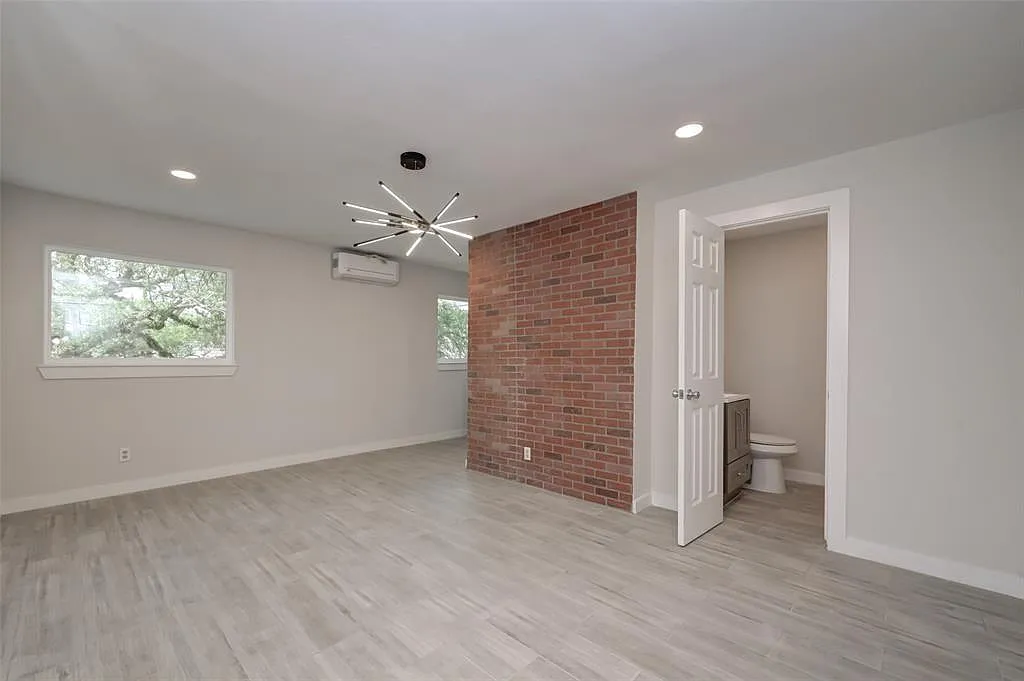 Studio, 1.0 bath, 400 sqft, $1,095 — Photo 3