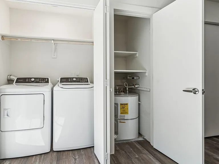 Midland Apartments — Photo 7