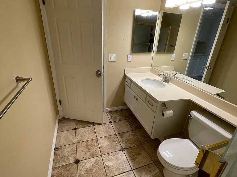 Full Bathroom #2
