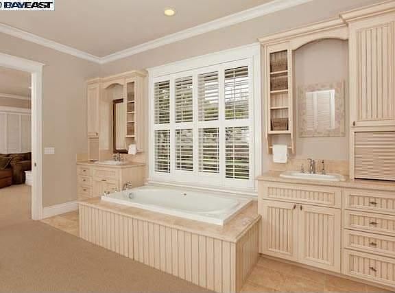 5th image of 8000 Rockford Pl