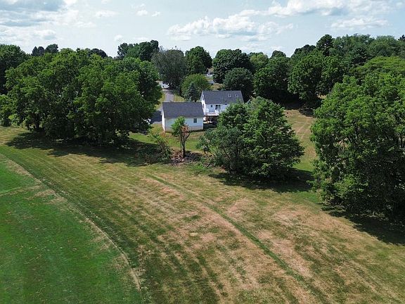 3rd image of 575 Mull Ave