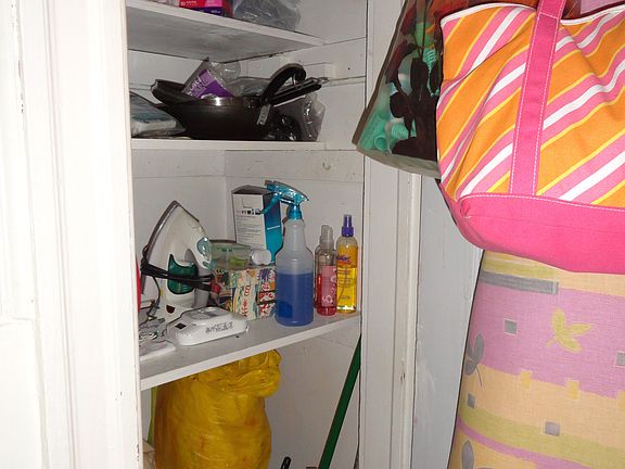 Kitchen pantry