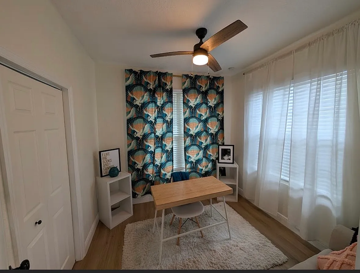 3 bed, 836 sqft, $2,400 — Photo 2