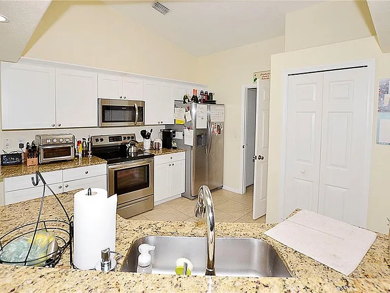 155 36th Ct SW — Photo 13