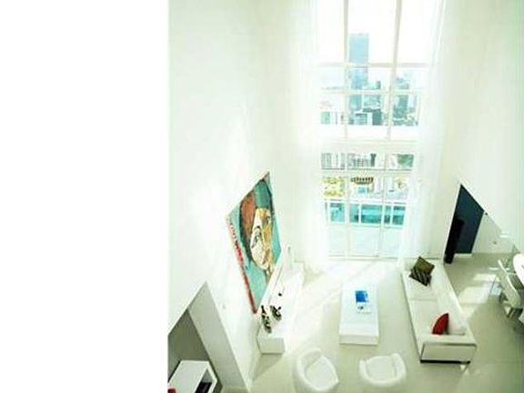 Plaza 851 brickell condo Unit PH305