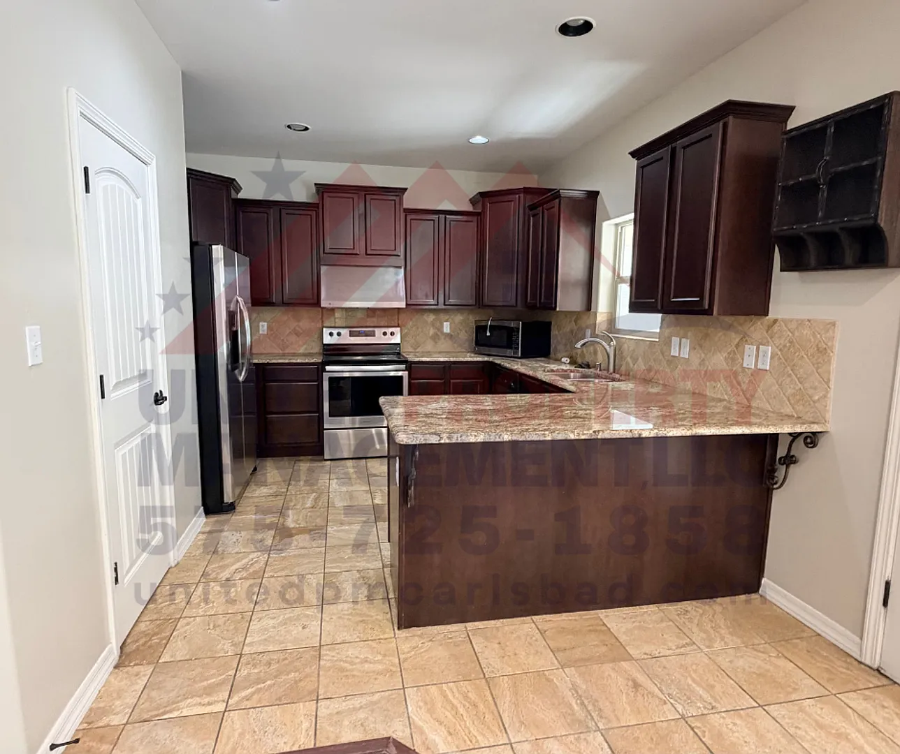 Spacious 4-Bedroom Home in Carlsbad NM — Photo 4