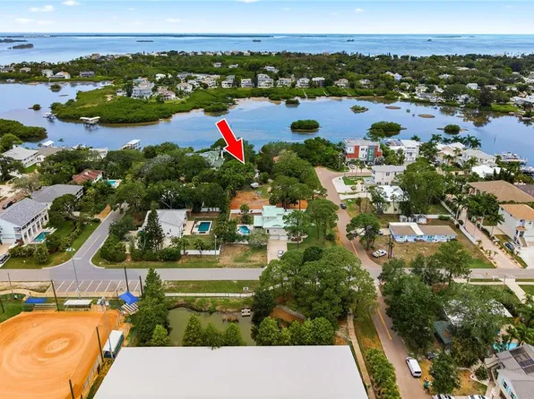 700 Delaware Ave, Palm Harbor, FL 34683
