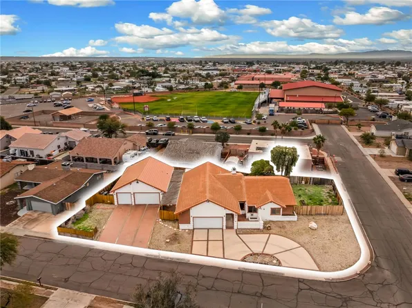 632 Lilac Ln, Bullhead City, AZ 86442