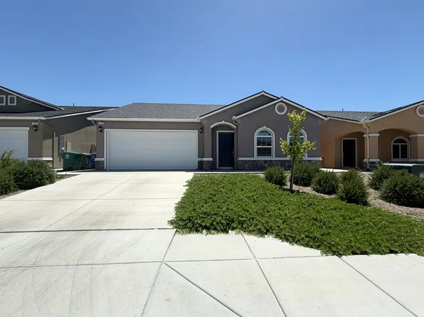 1128 E Orange St, Avenal, CA 93204
