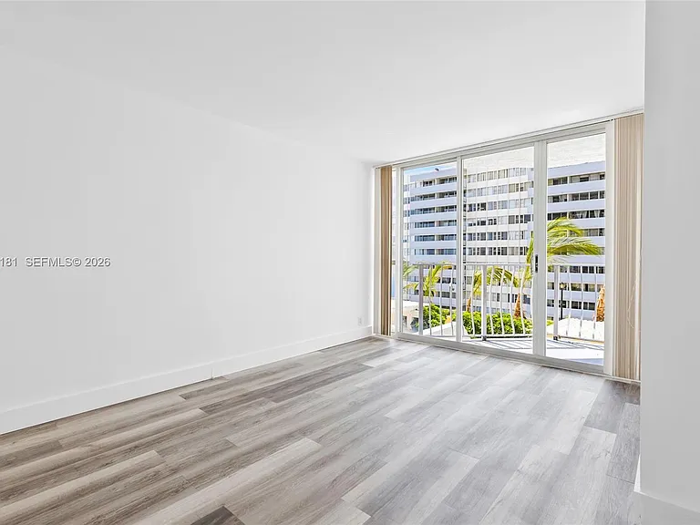 7601 E Treasure Dr #506 — Photo 14
