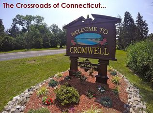 8 Pequot Ct, Cromwell, CT 06416