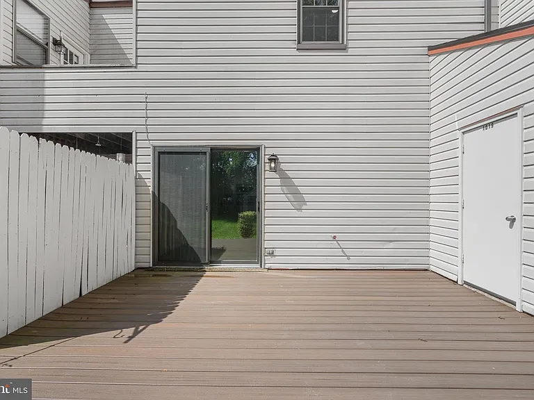 1019 Bancroft Pl — Photo 15